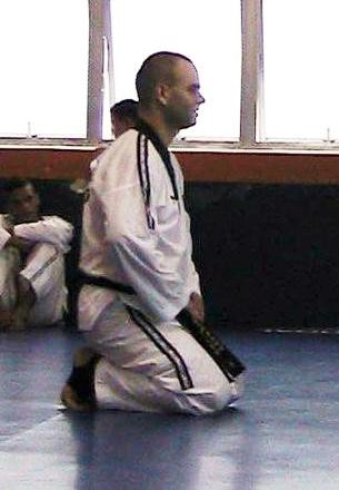 Luciano aguardando seu exame para 2º Dan - 15/12/2012
